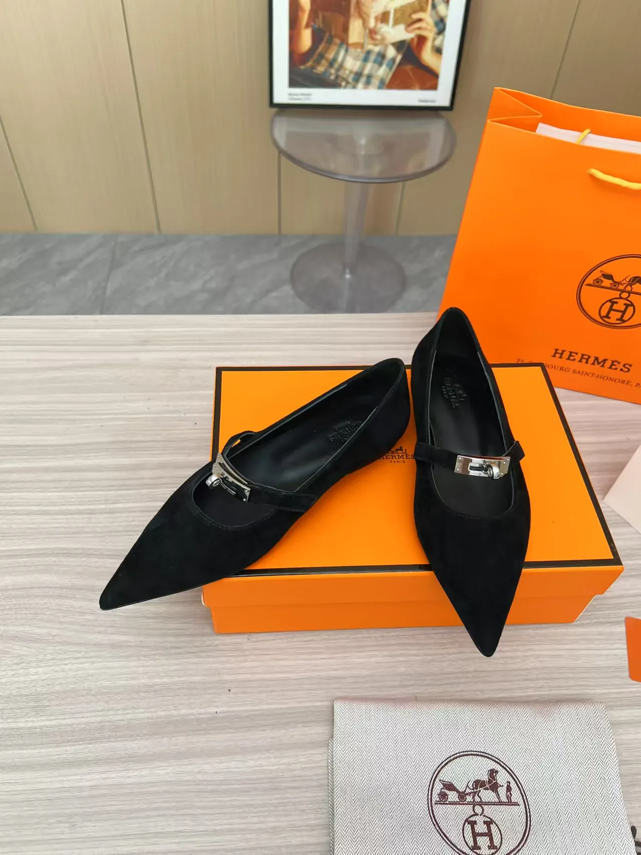 👟👟Ex-factory price 520👟👟, 2025 top product Hermes new genuine handmade shoes, purely handmade, a must-collect item! The perfect holiday accessory! Our pursuit of quality products is always the best! Don't give in! Comfort and originality, not following trends, and not deliberately expressing oneself are the consistent pursuits of Hermes and its fans! [Material] Upper: top layer leather, lining: genuine leather. Size 35-42
